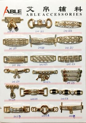 China Correntes ligas de zinco escovadas costume da curvatura do ouro para peças sobresselentes da sapata das senhoras fornecedor